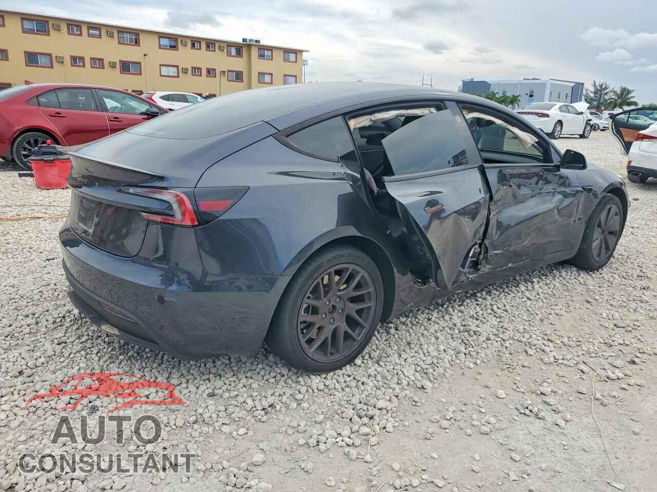 TESLA MODEL 3 2024 - 5YJ3E1EA6RF766108