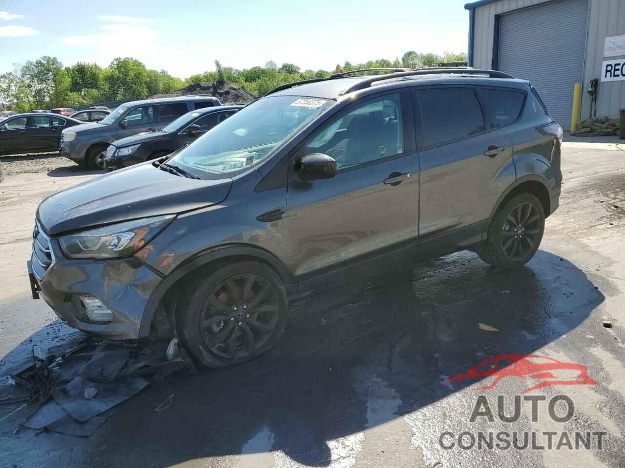 FORD ESCAPE 2017 - 1FMCU9GD0HUC70747