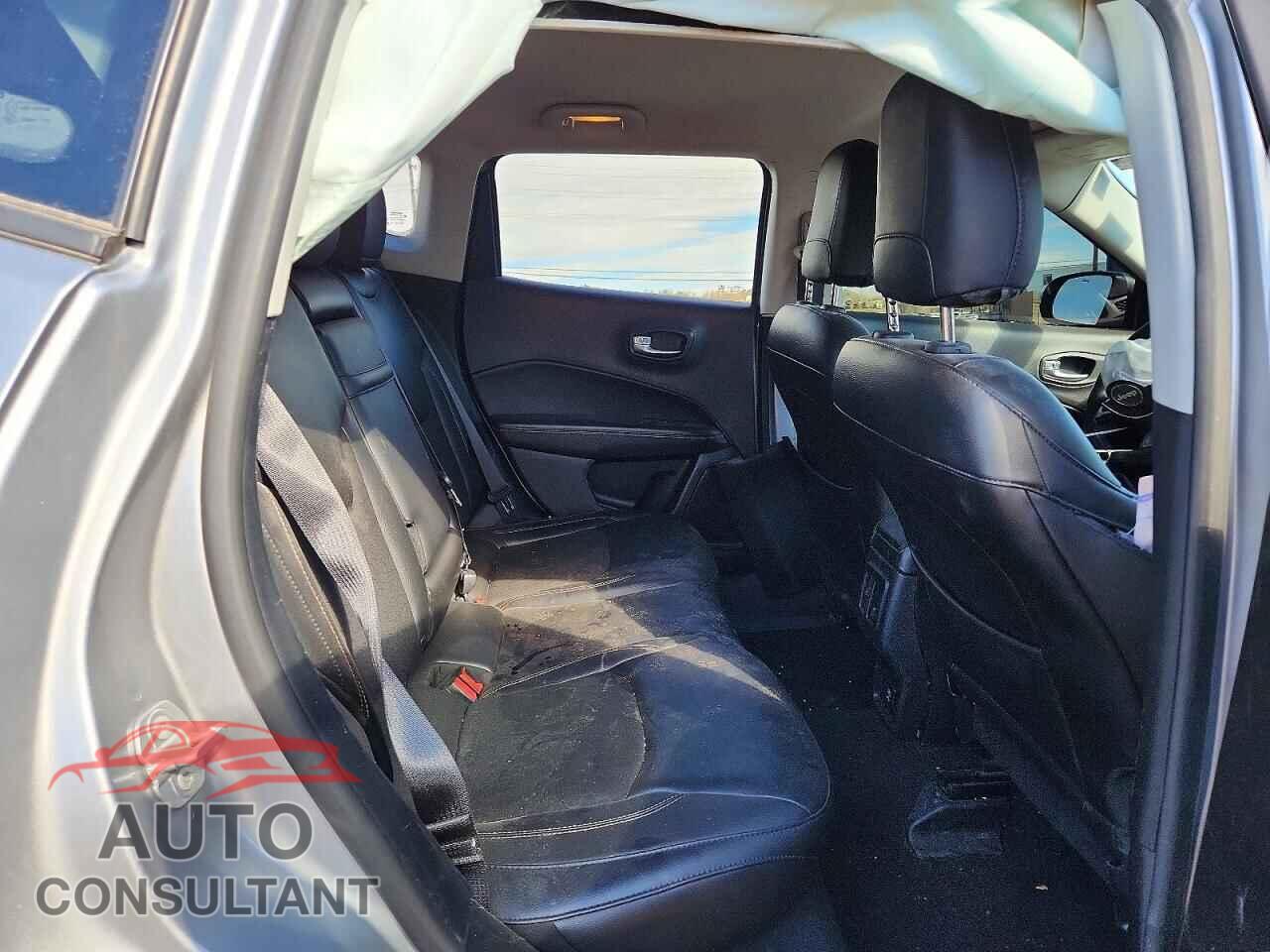JEEP COMPASS 2018 - 3C4NJDBB1JT253258