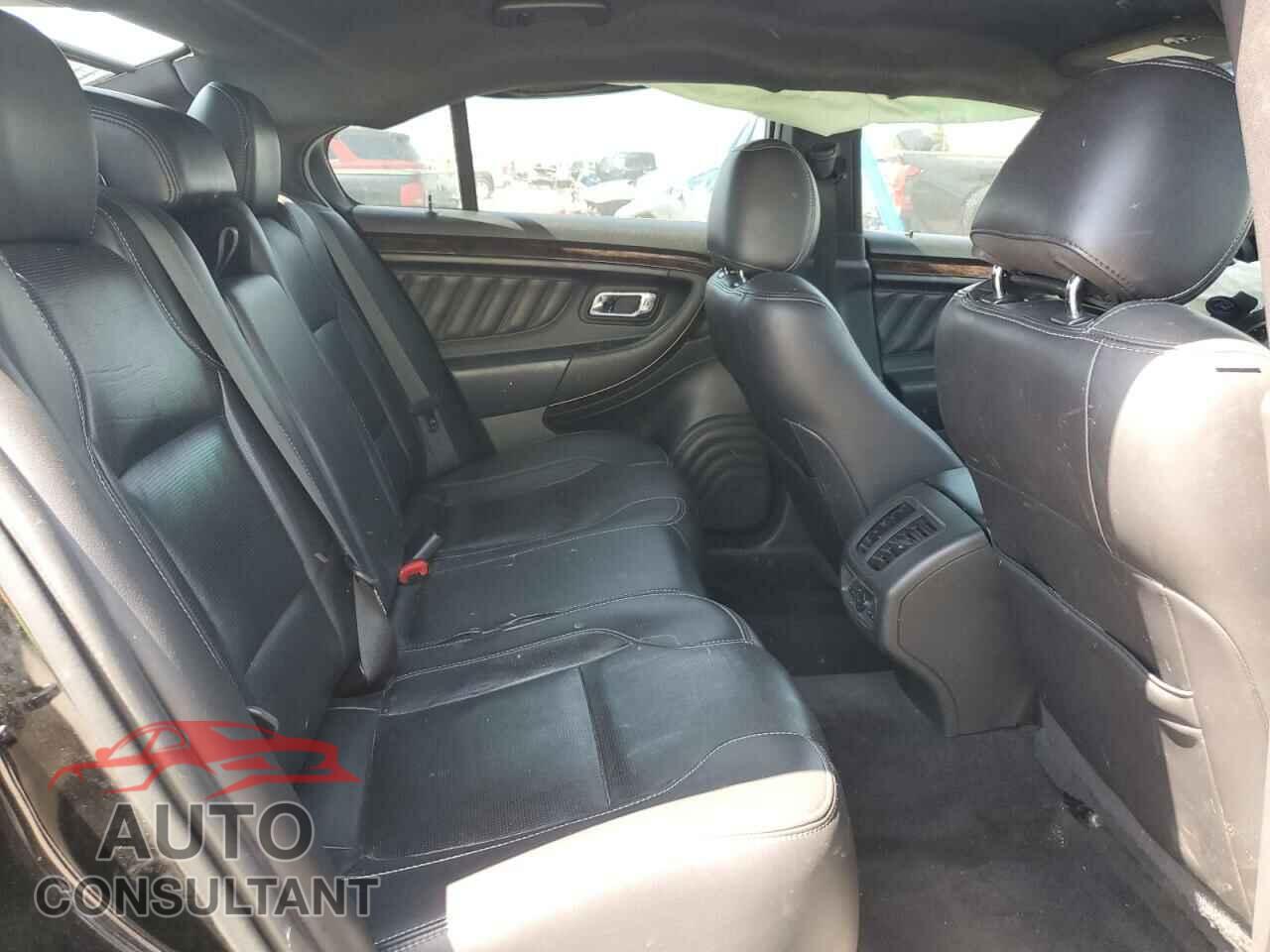 FORD TAURUS 2018 - 1FAHP2F86JG109729