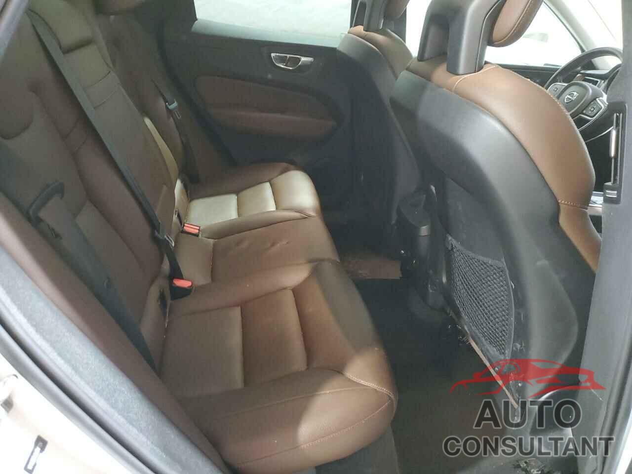 VOLVO XC60 2018 - YV4102RK8J1017724