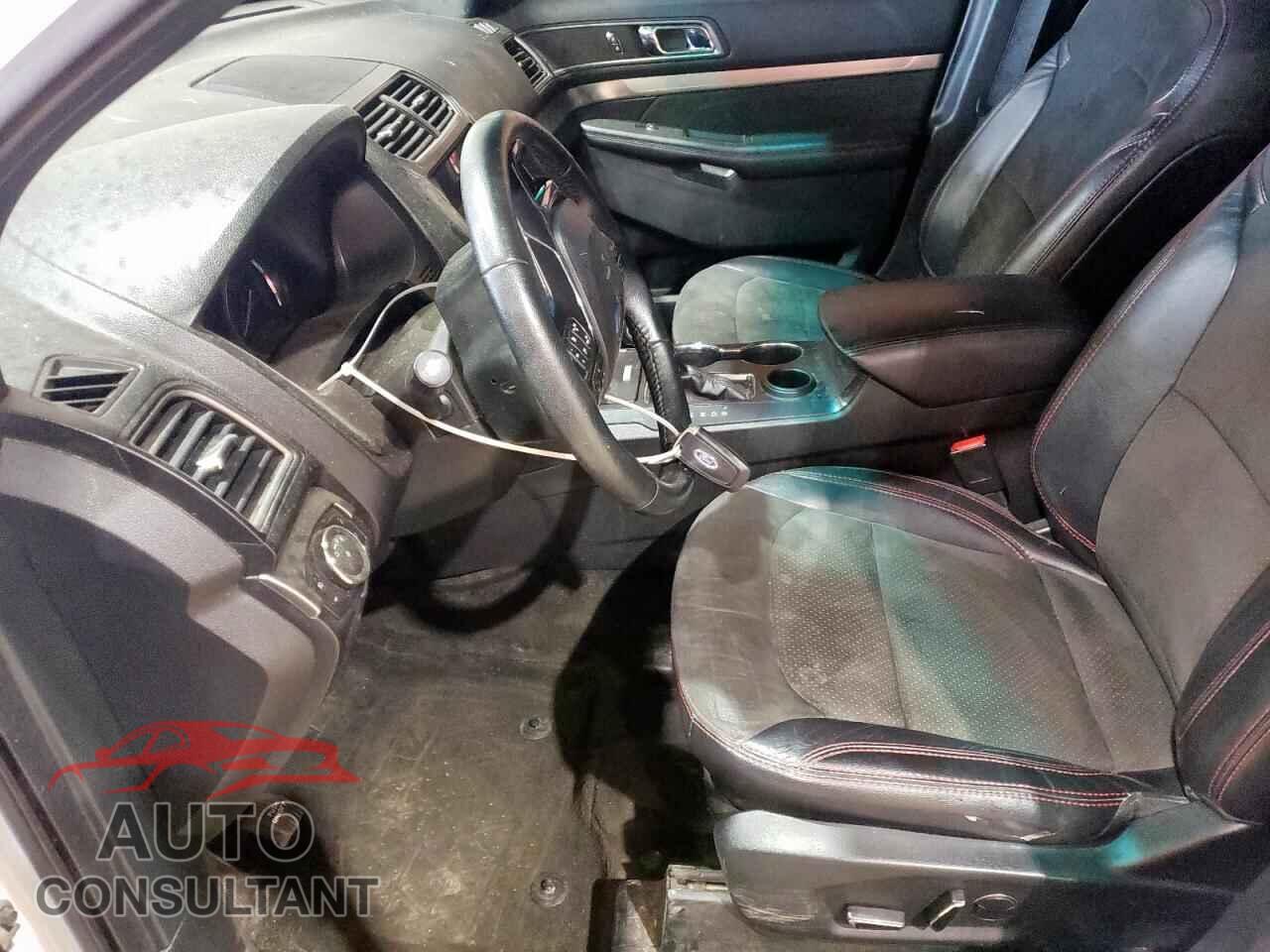 FORD EXPLORER 2018 - 1FM5K7D82JGB75010