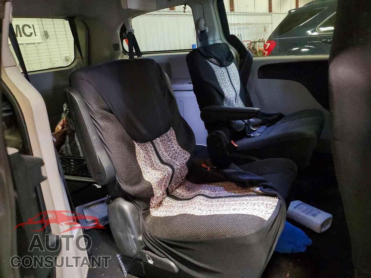DODGE CARAVAN 2011 - 2D4RN5DG8BR660893