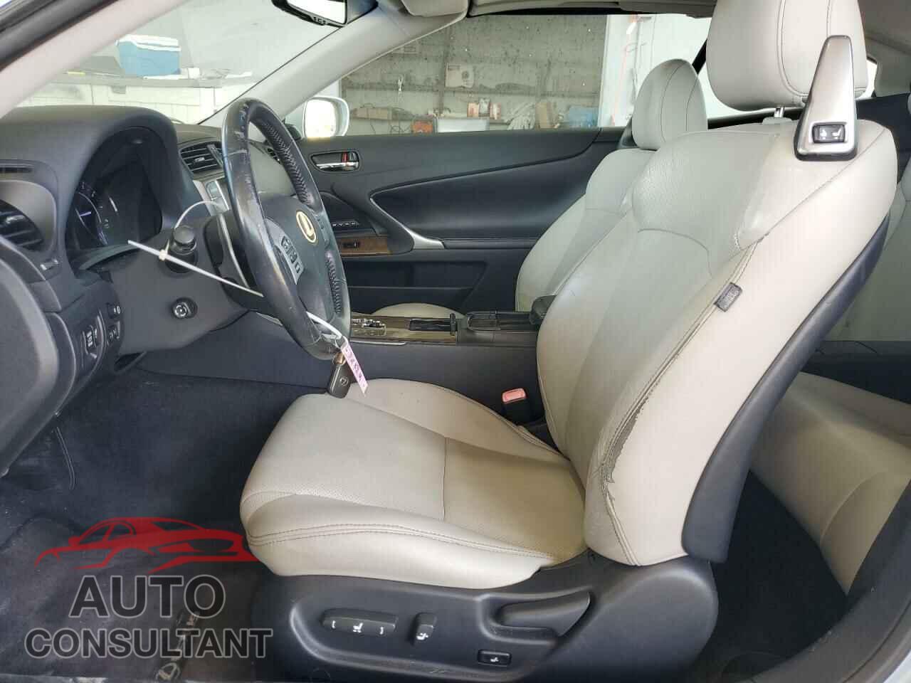 LEXUS IS 2011 - JTHFE2C24B2506442