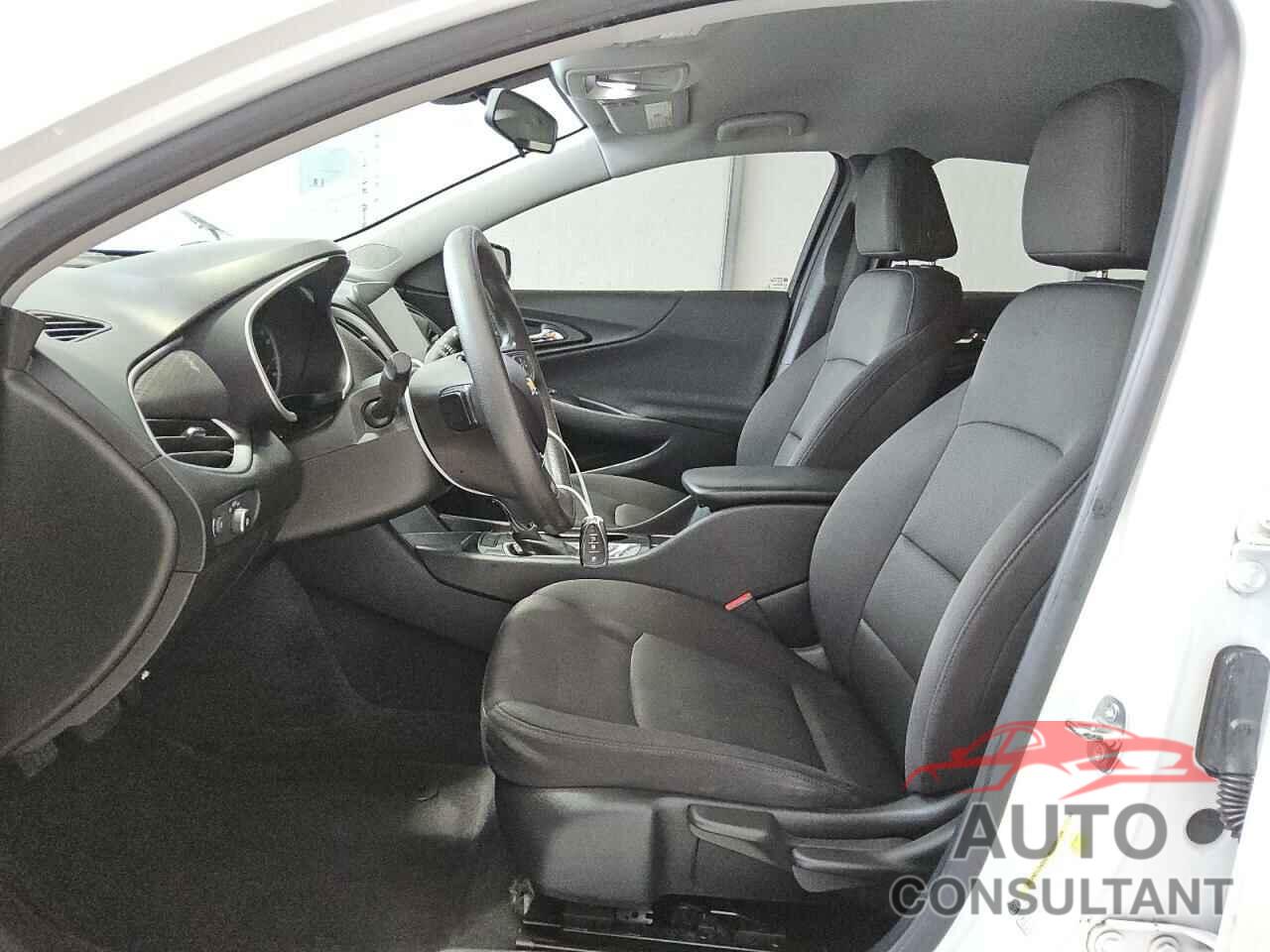 CHEVROLET MALIBU 2019 - 1G1ZC5ST4KF110920