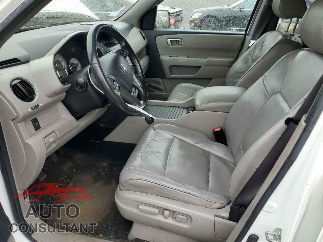 HONDA PILOT 2011 - 5FNYF4H52BB059404