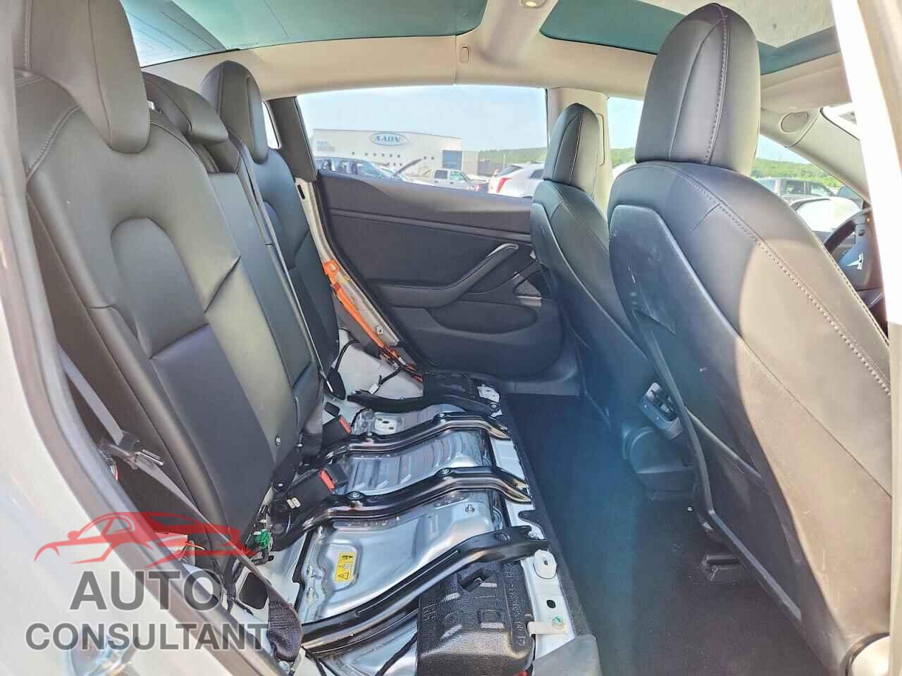 TESLA MODEL 3 2018 - 5YJ3E1EA0JF005689