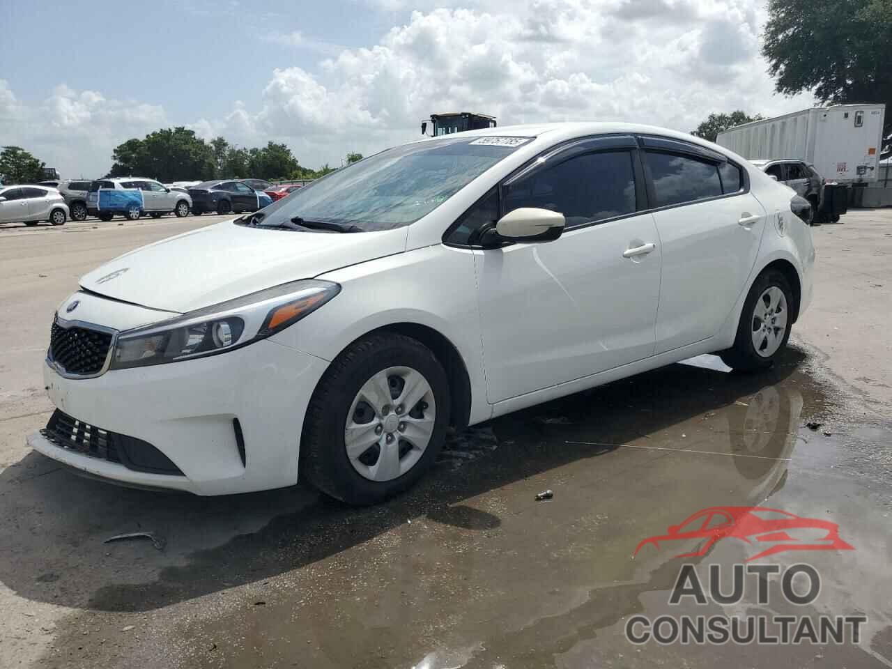 KIA FORTE 2018 - 3KPFK4A74JE217695