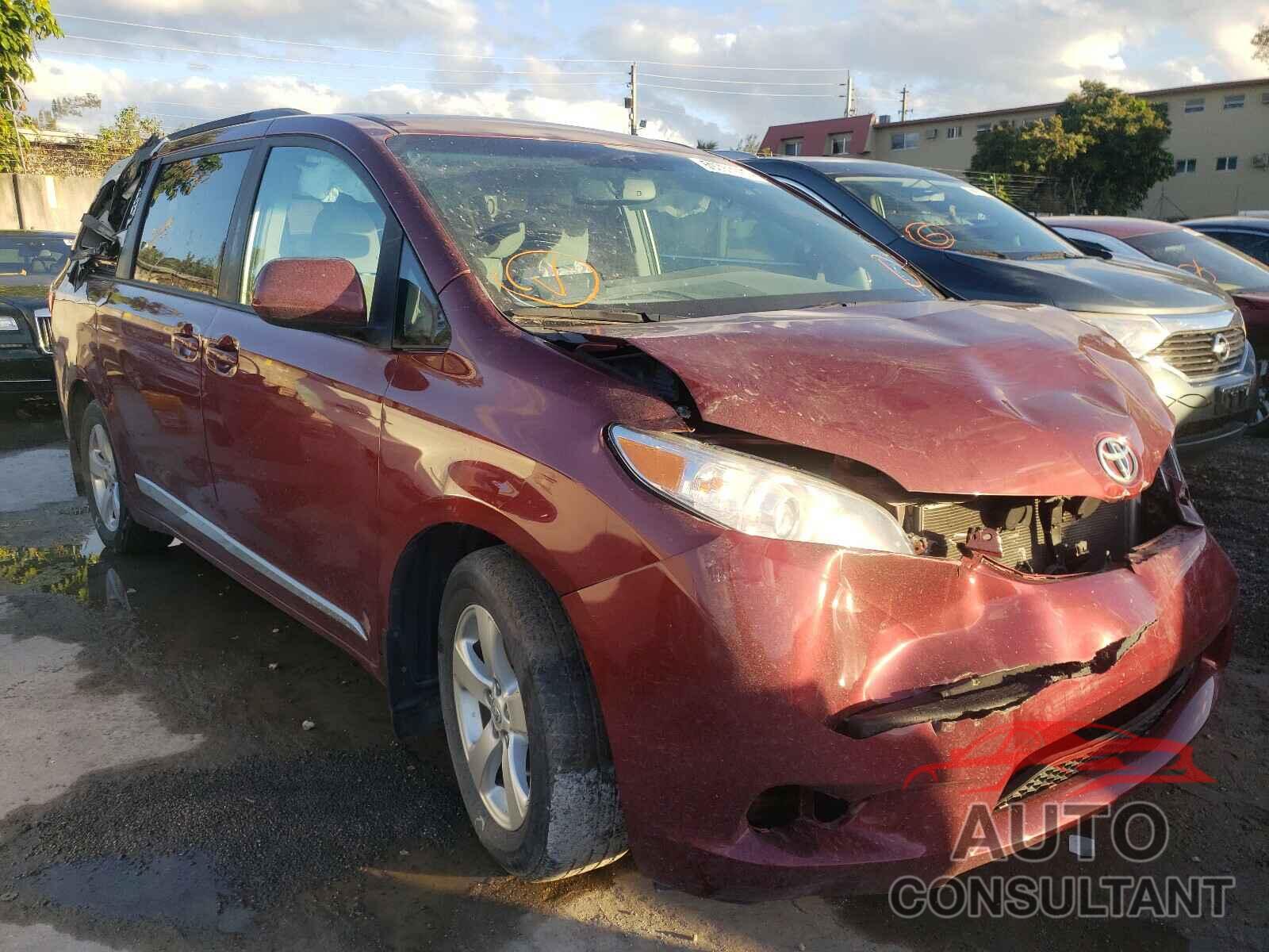 TOYOTA SIENNA 2017 - 5TDKZ3DC1HS827681