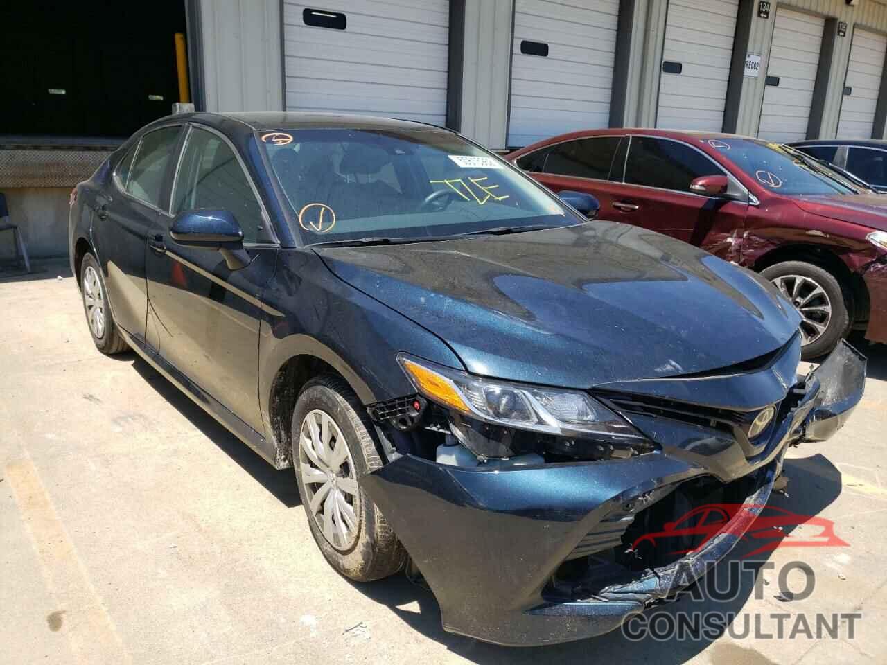 TOYOTA CAMRY 2018 - 4T1B11HK1JU650964