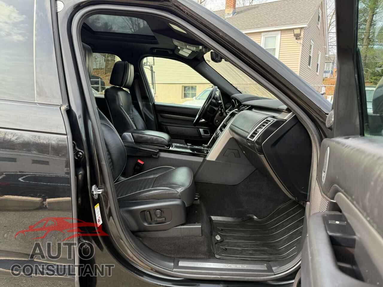 LAND ROVER DISCOVERY 2017 - SALRHBBV3HA042360