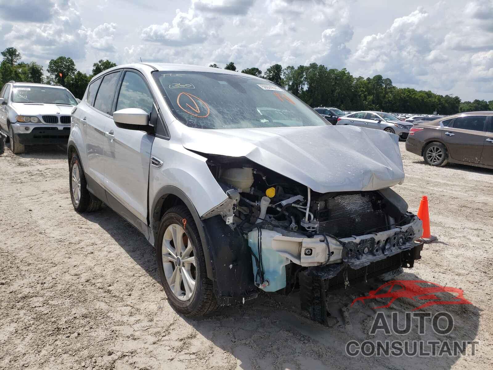 FORD ESCAPE 2017 - 1FMCU0GD3HUC00252
