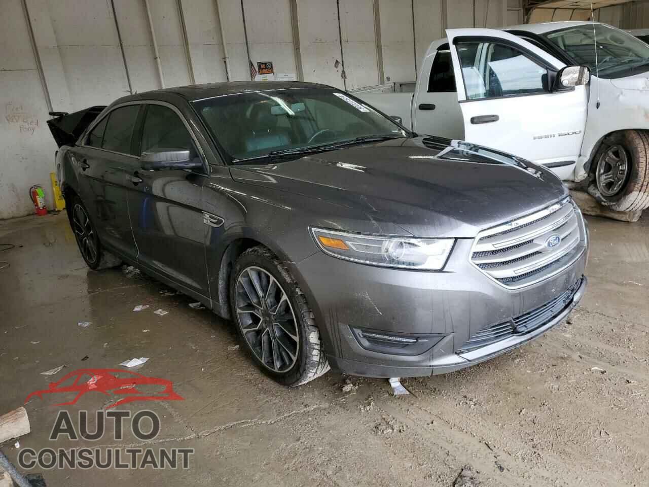 FORD TAURUS 2018 - 1FAHP2E80JG122834