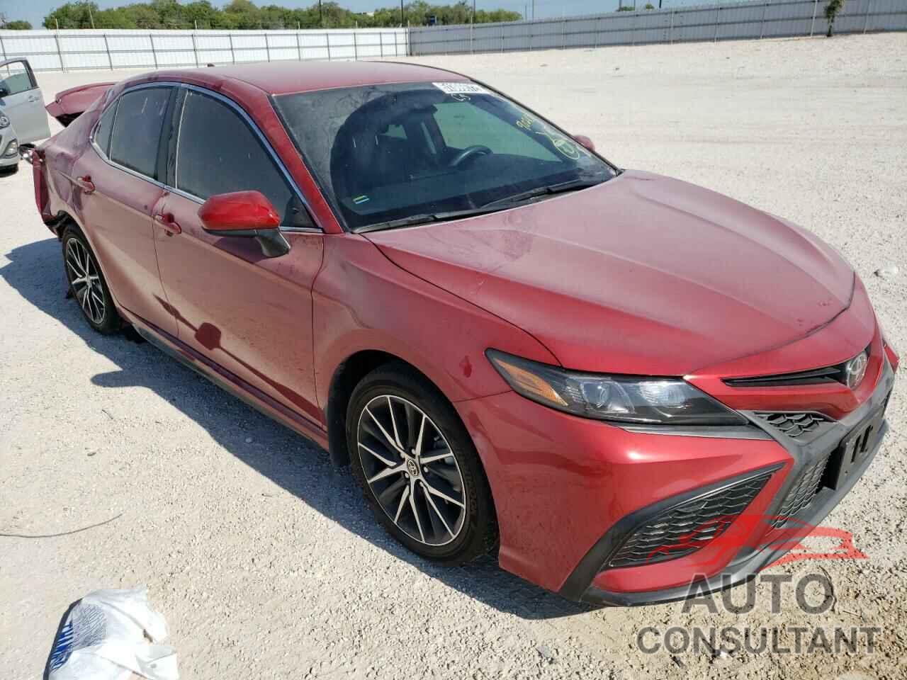 TOYOTA CAMRY 2021 - 4T1G11AK4MU448477