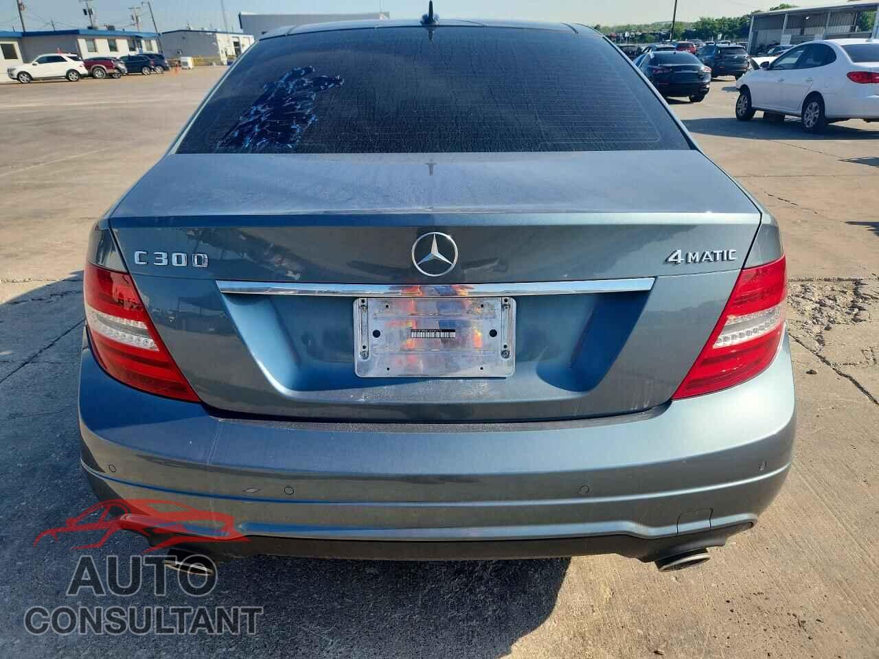 MERCEDES-BENZ C-CLASS 2012 - WDDGF8BB4CA656975