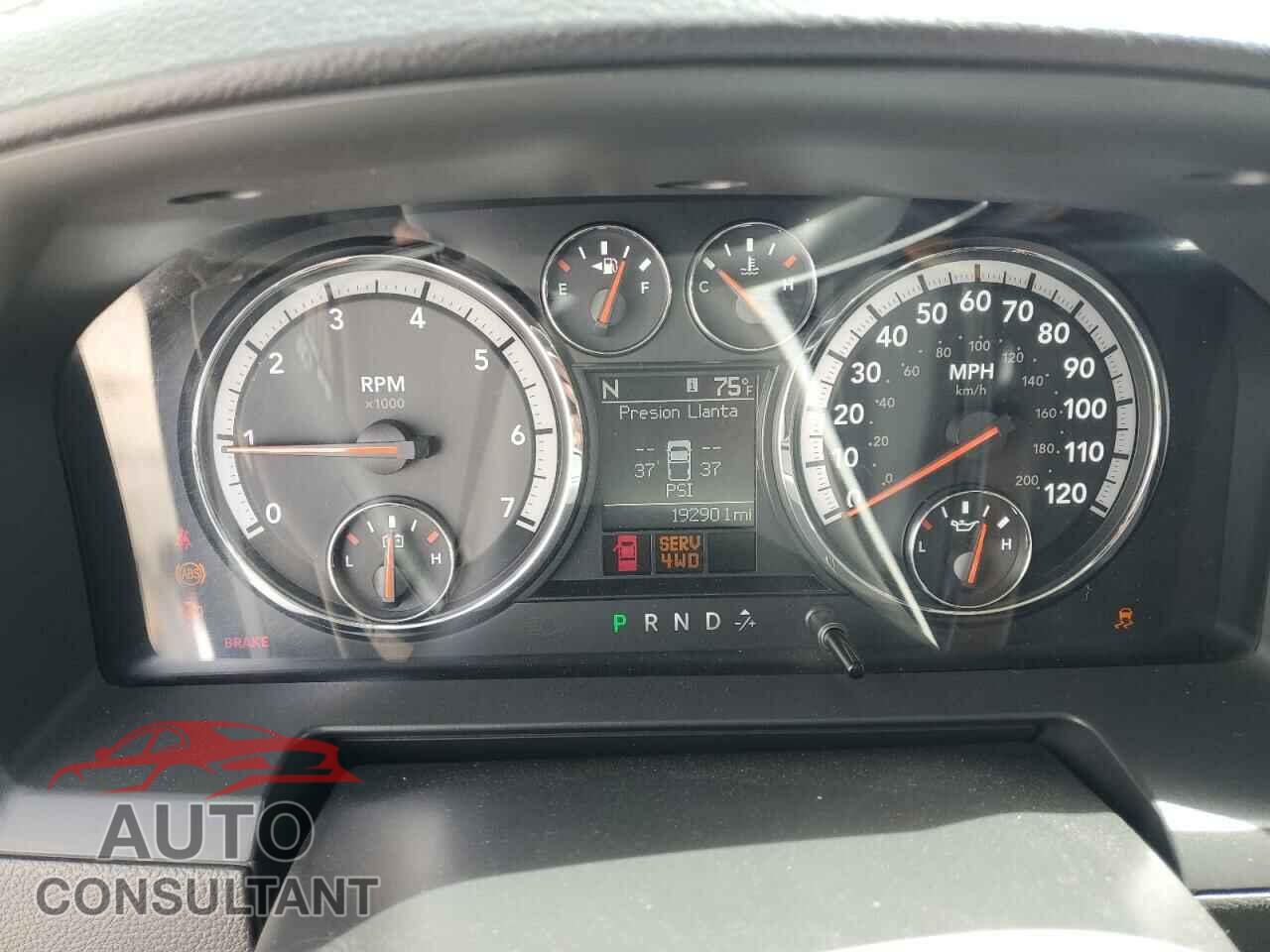 DODGE RAM 1500 2012 - 1C6RD7MT2CS242118