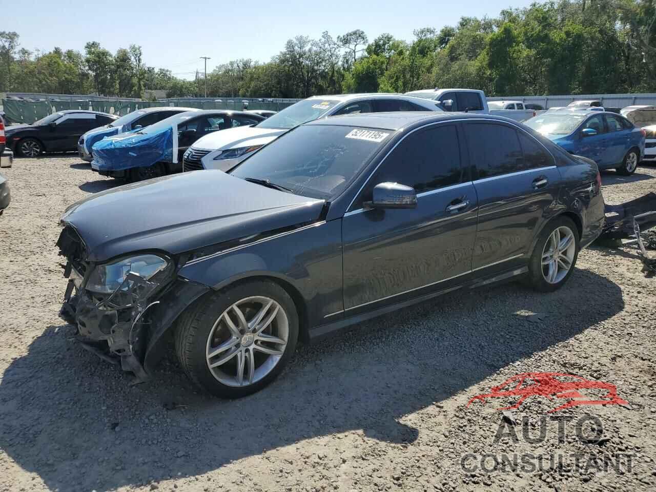 MERCEDES-BENZ C-CLASS 2013 - WDDGF4HB1DR277080