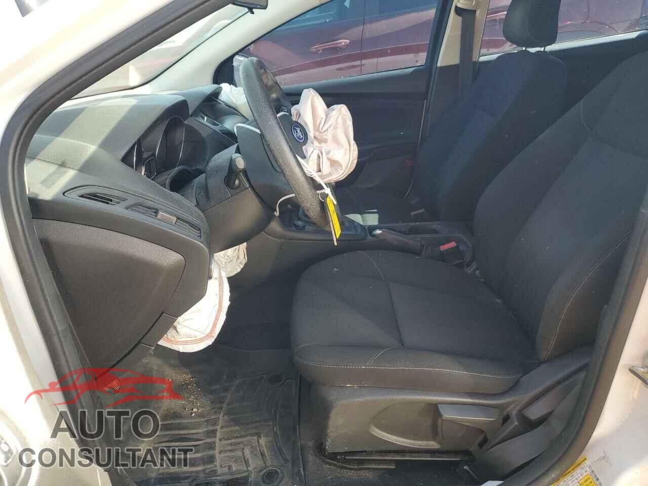 FORD FOCUS 2018 - 1FADP3E21JL246635