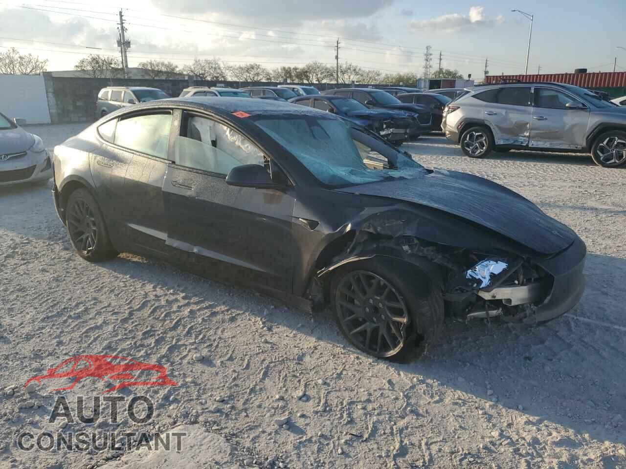 TESLA MODEL 3 2024 - 5YJ3E1EA7RF757613