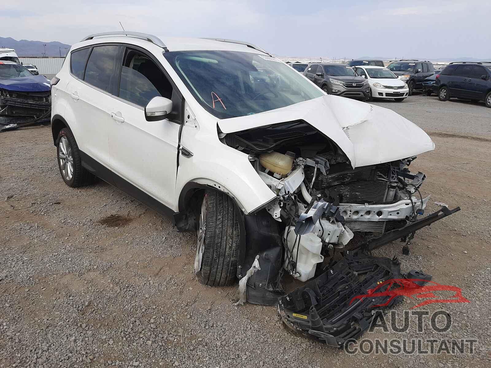 FORD ESCAPE 2017 - 1FMCU0J90HUF08614