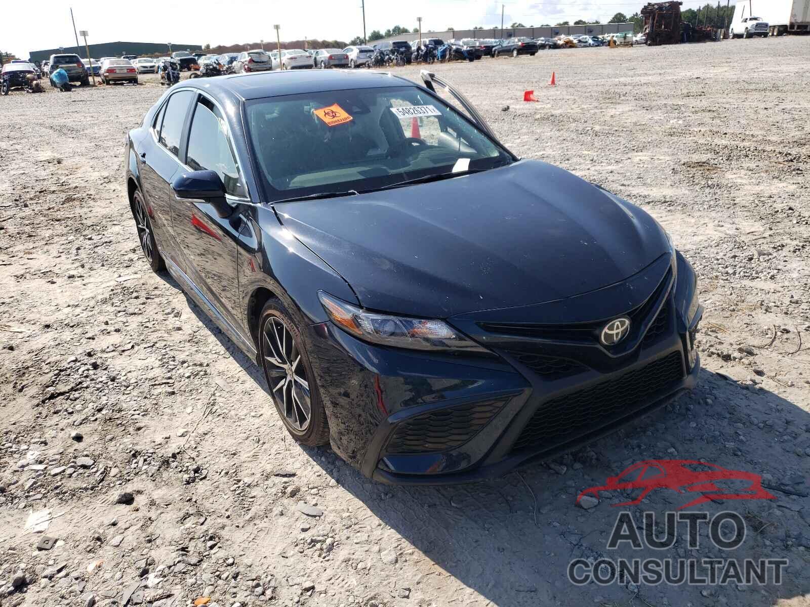 TOYOTA CAMRY 2021 - 4T1G11AK0MU407781