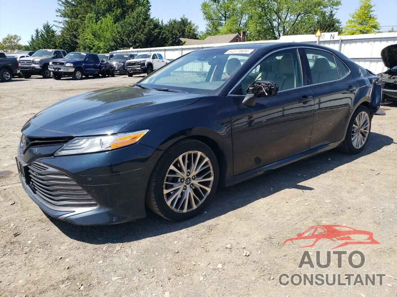 TOYOTA CAMRY 2018 - 4T1B11HK1JU559015