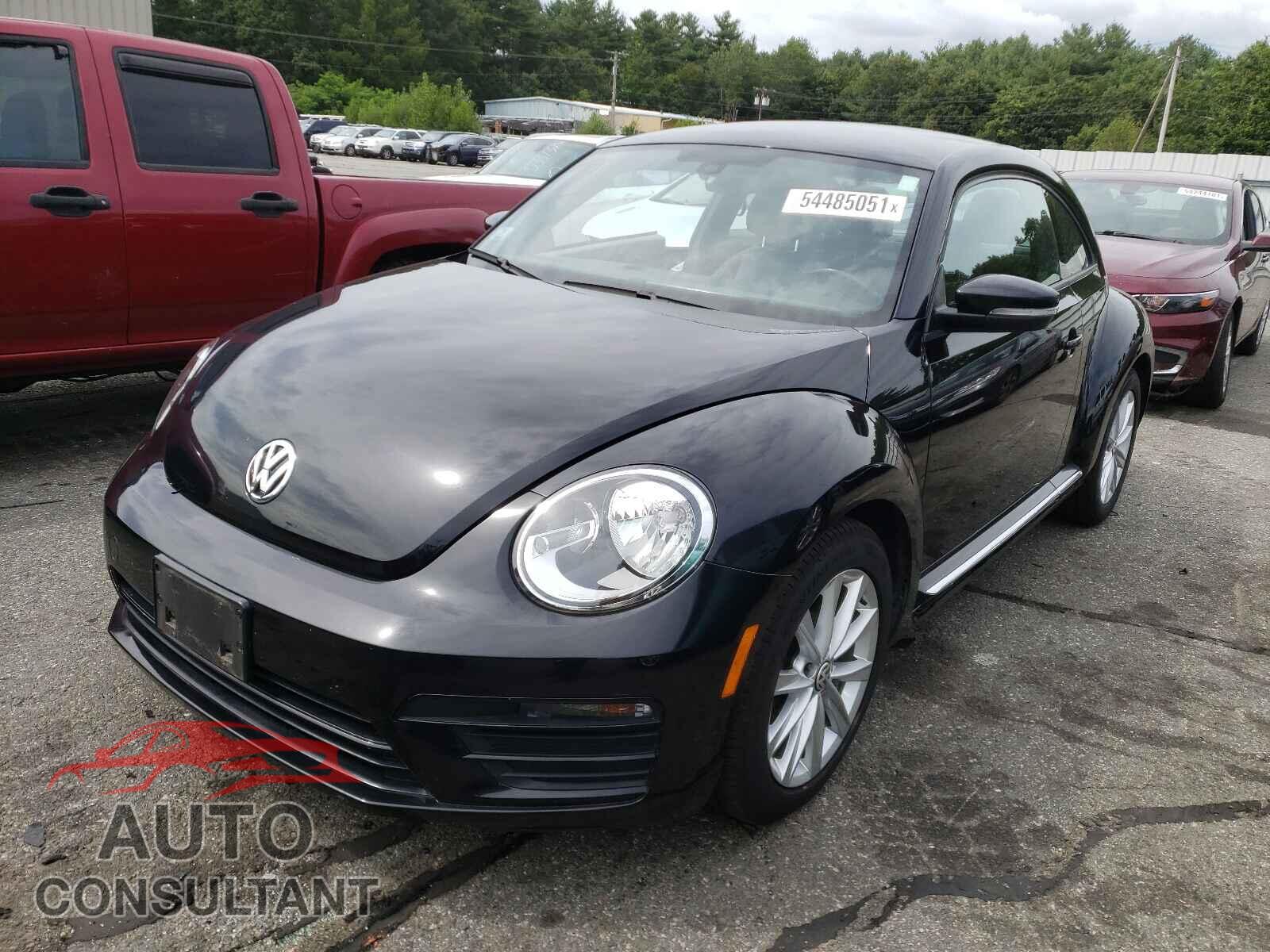 VOLKSWAGEN BEETLE 2018 - 3VWFD7AT7JM710203