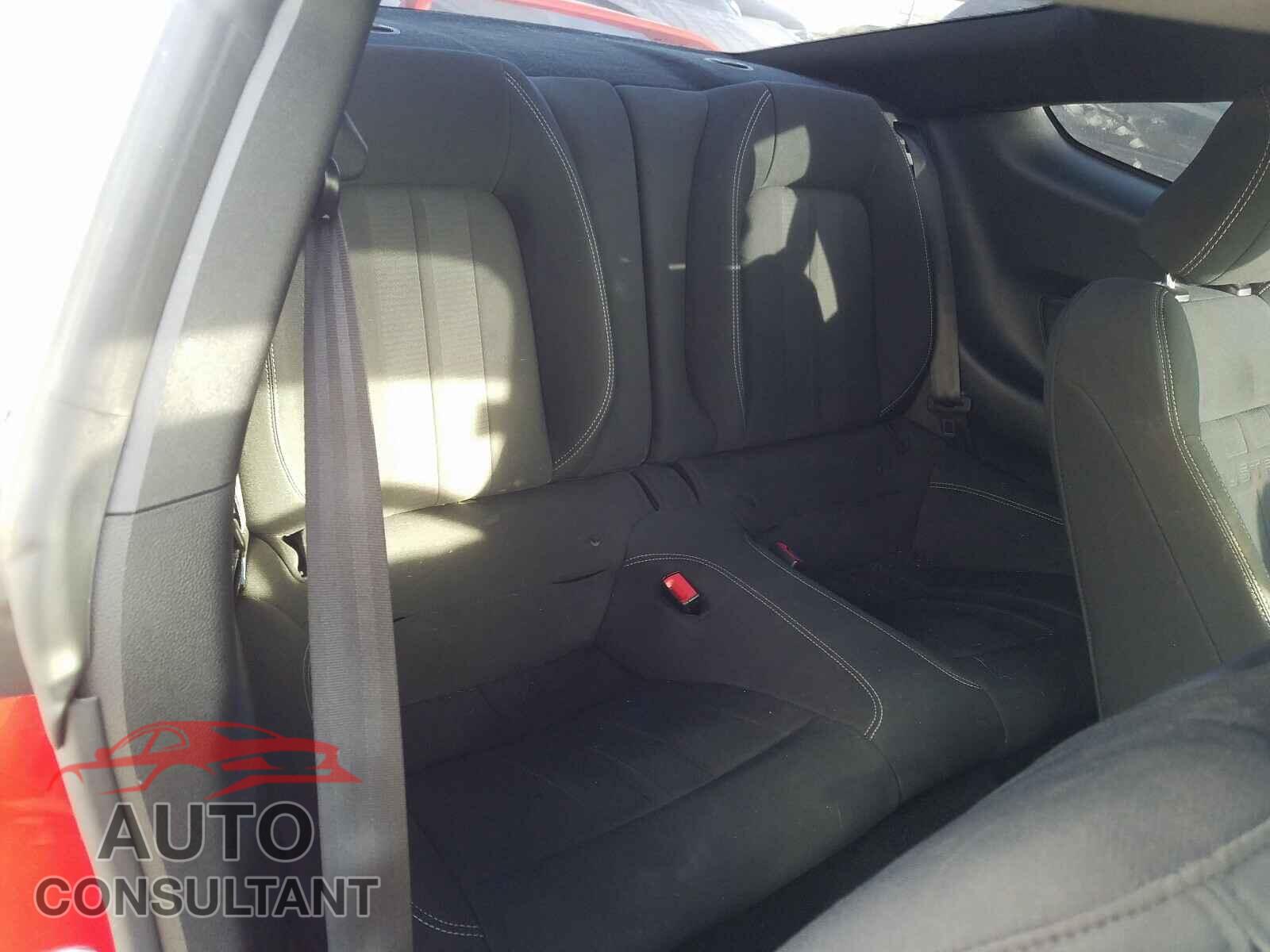 FORD MUSTANG 2019 - 1FA6P8TH2K5130041