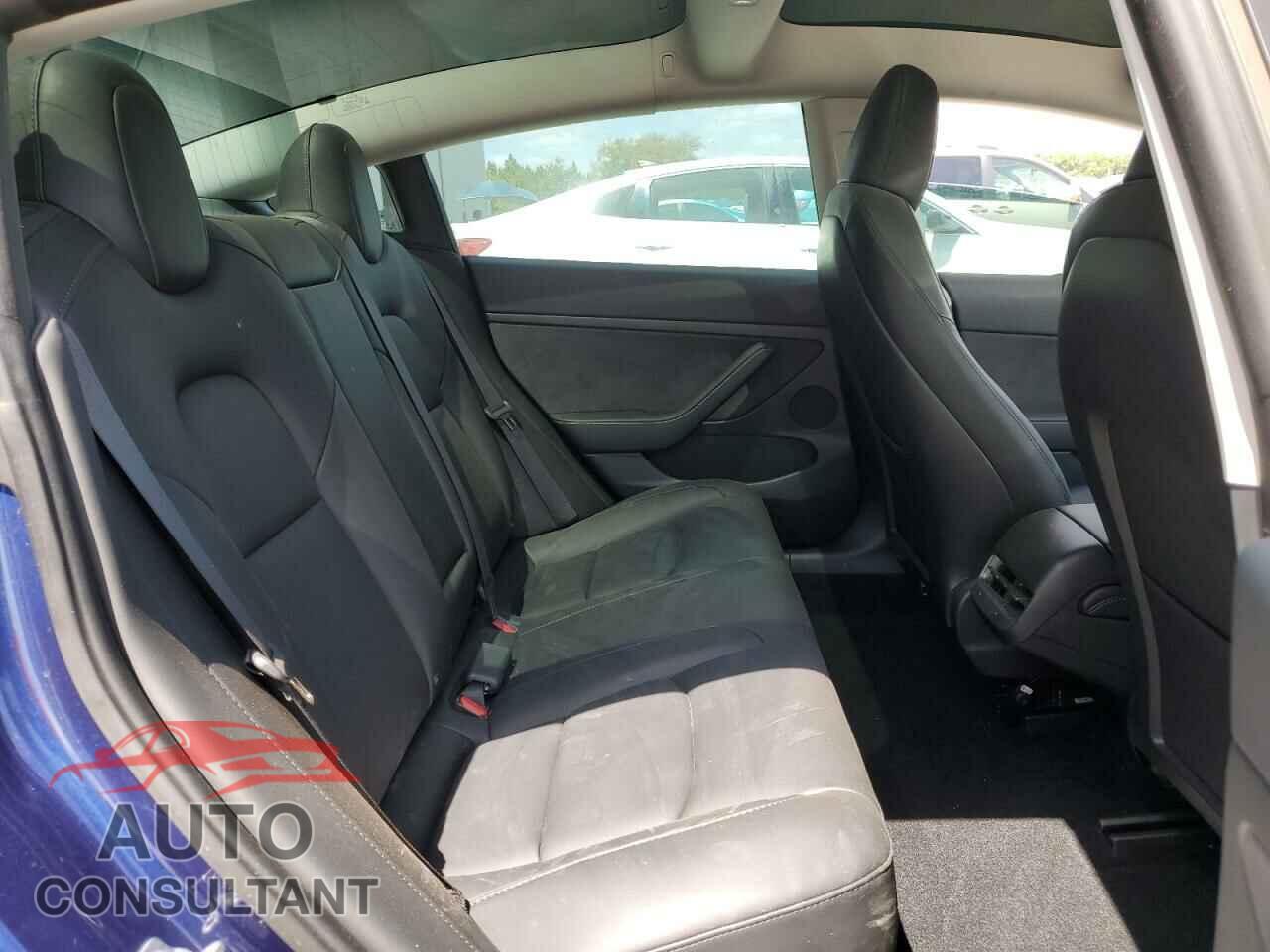 TESLA MODEL 3 2023 - 5YJ3E1EC4PF558646