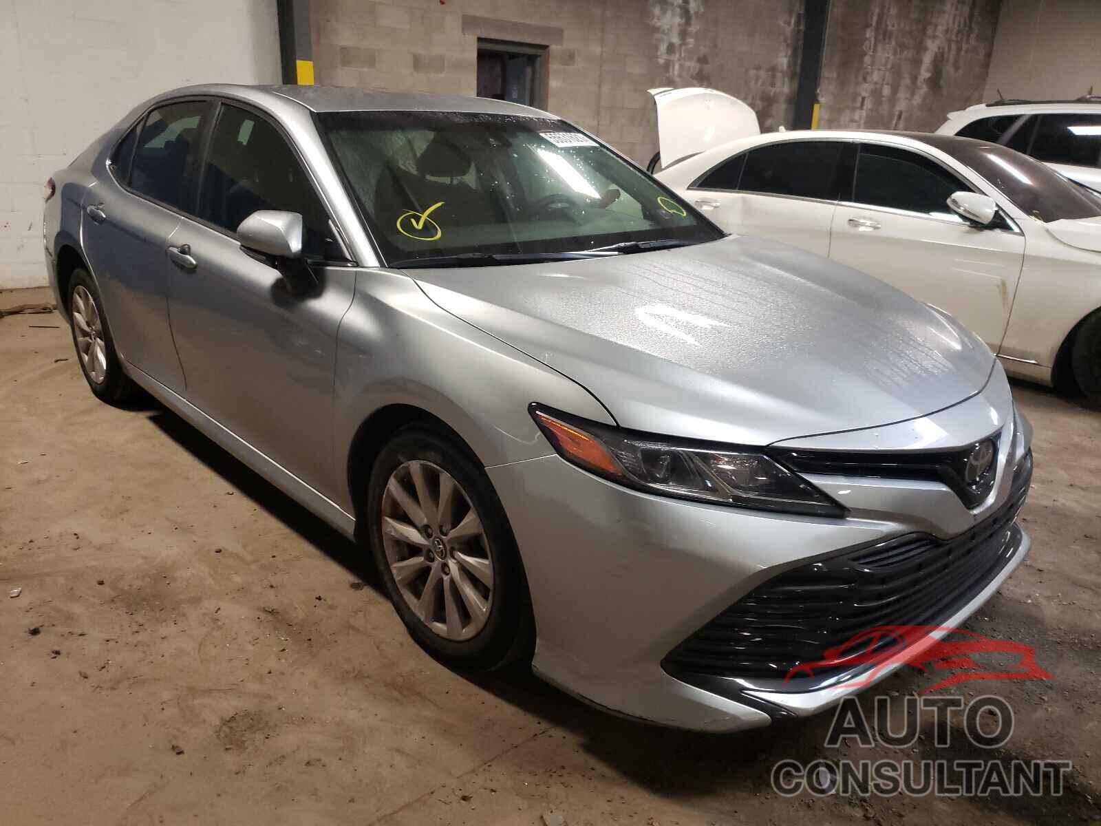 TOYOTA CAMRY 2018 - 4T1B11HK0JU654049