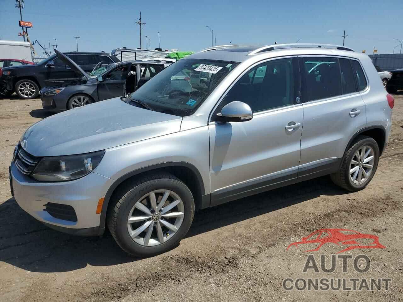 VOLKSWAGEN TIGUAN 2017 - WVGRV7AX5HK002870