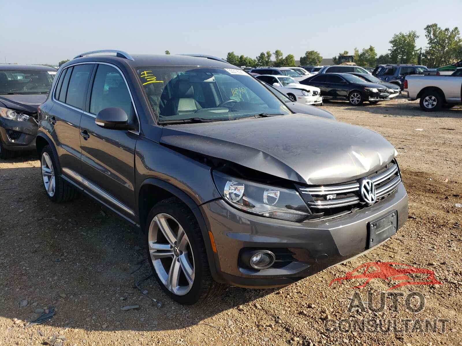 VOLKSWAGEN TIGUAN 2016 - WVGAV7AX5GW612336