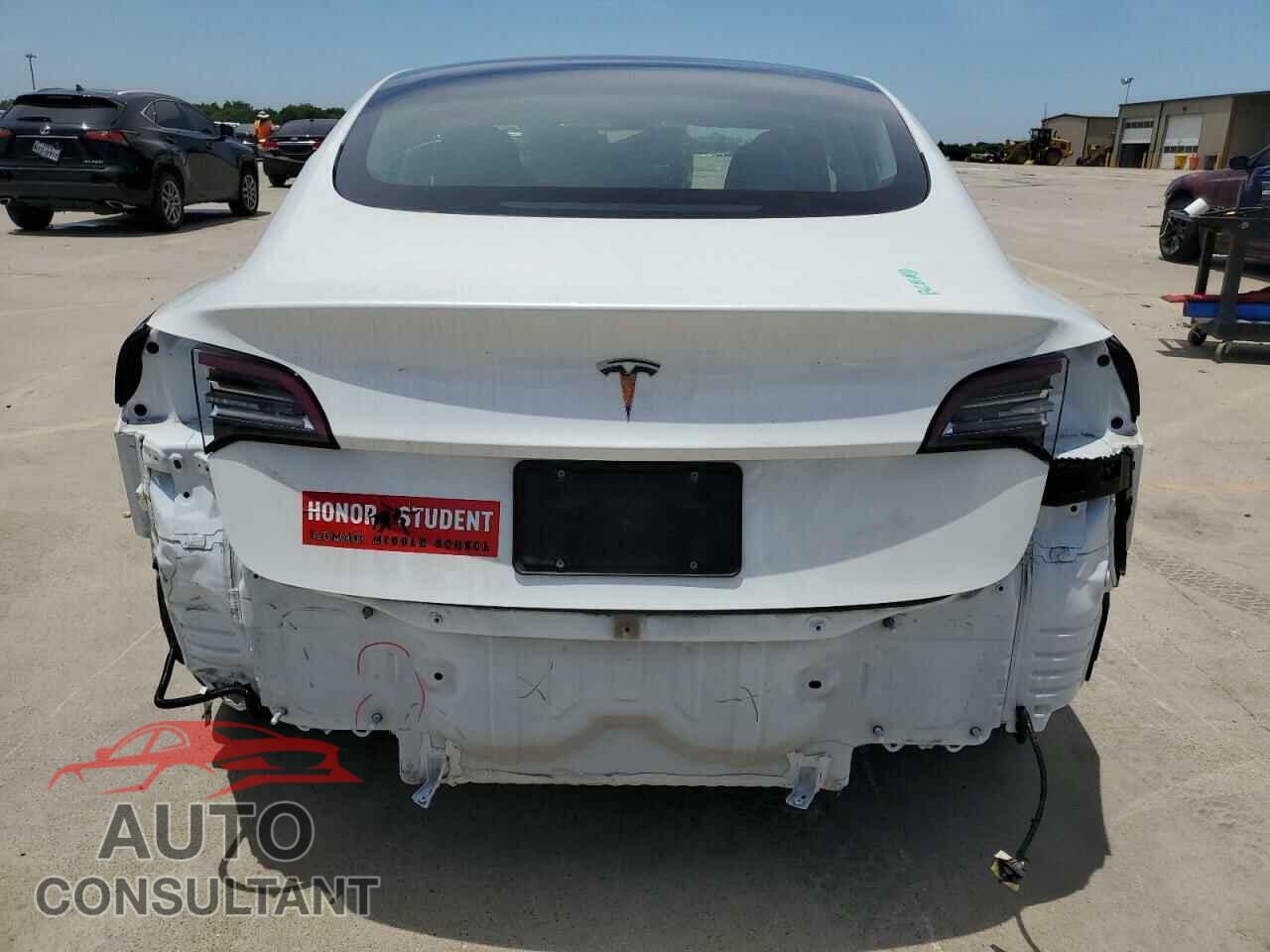 TESLA MODEL 3 2021 - 5YJ3E1EA2MF016777