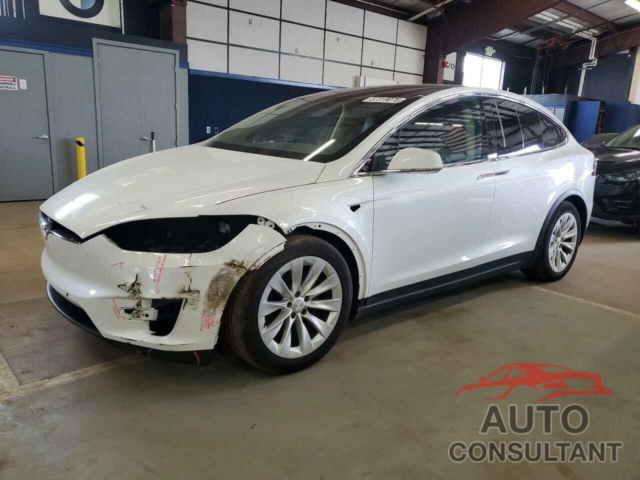 TESLA MODEL X 2017 - 5YJXCDE22HF042481