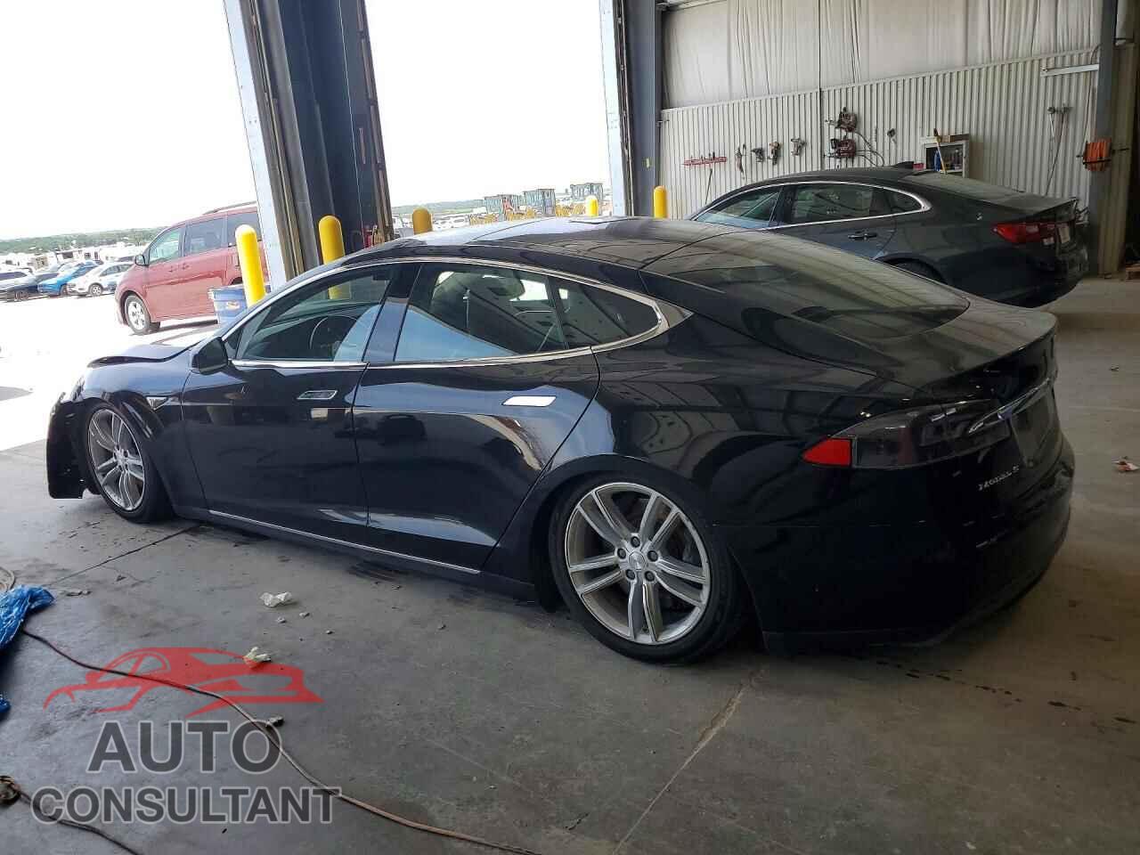 TESLA MODEL S 2015 - 5YJSA1E28FF109287
