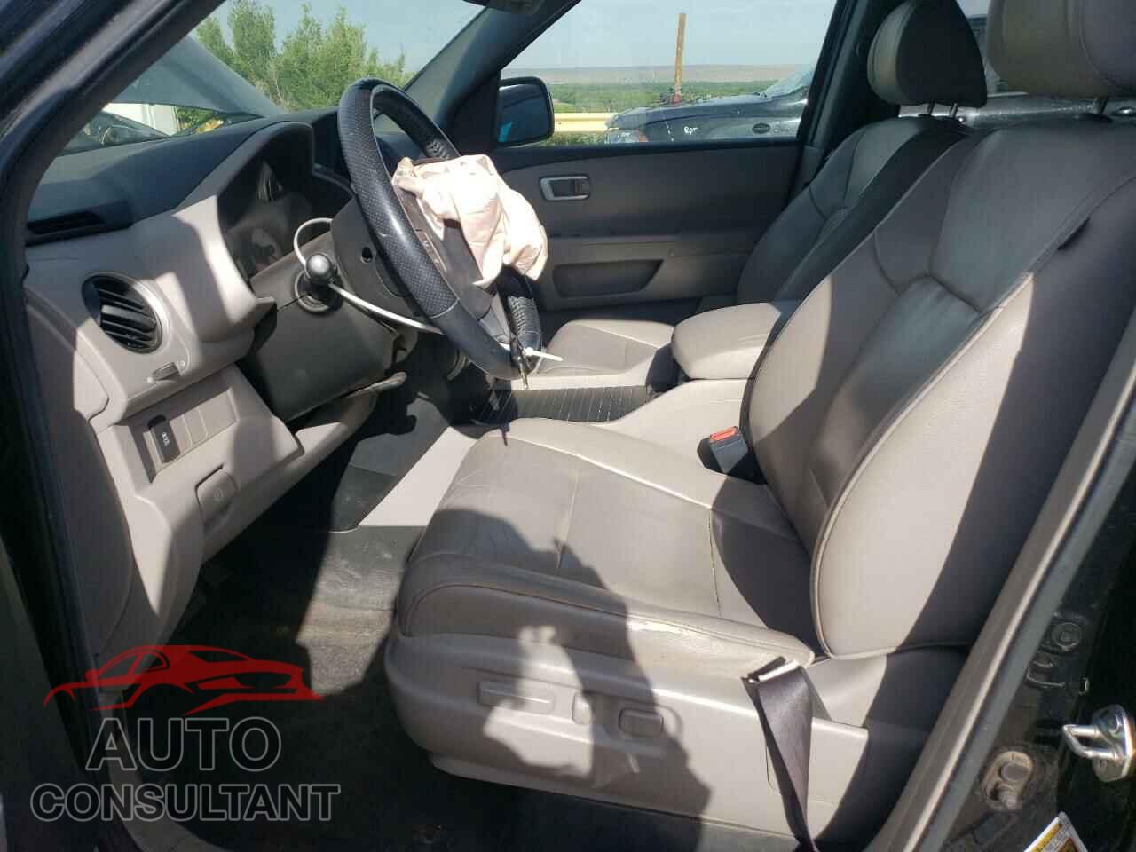 HONDA PILOT 2013 - 5FNYF4H5XDB011507