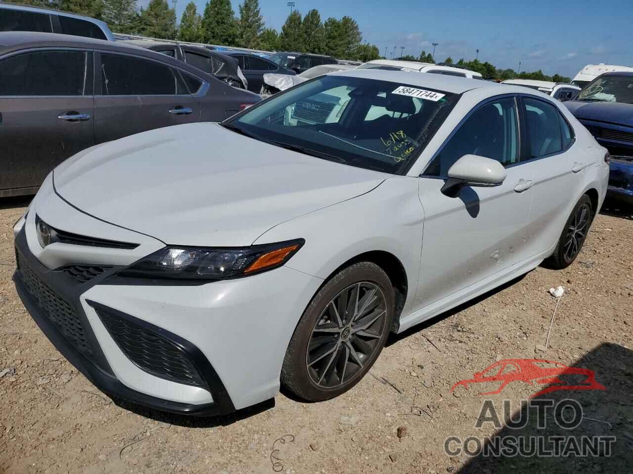 TOYOTA CAMRY 2023 - 4T1G11AK5PU130629