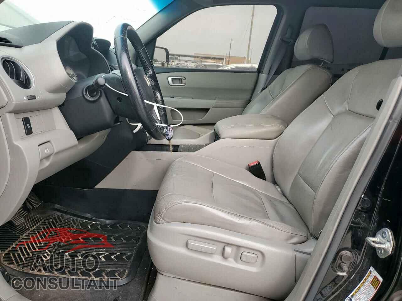 HONDA PILOT 2011 - 5FNYF4H65BB070986