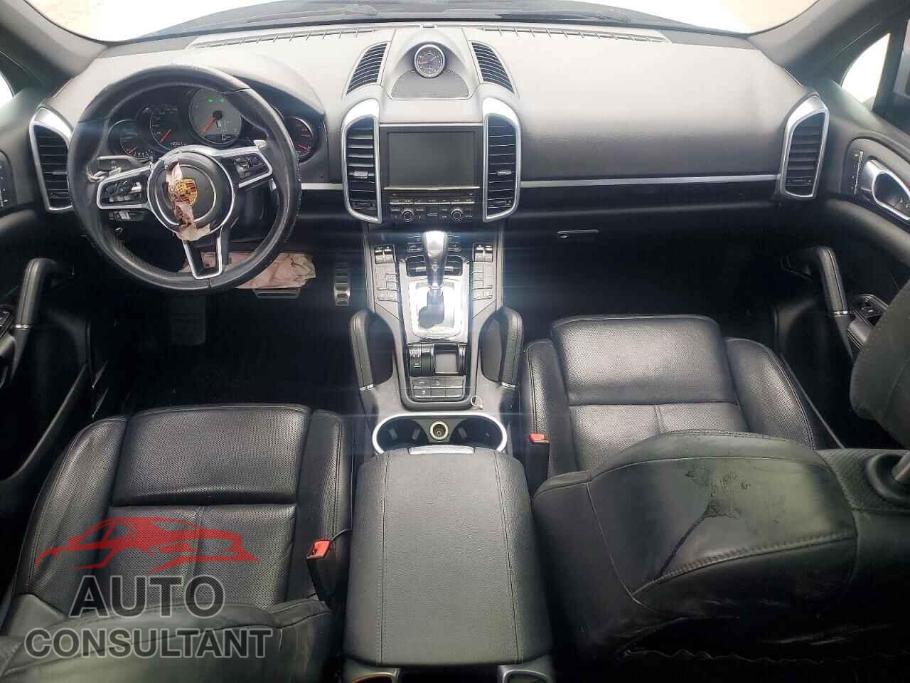 PORSCHE CAYENNE 2016 - WP1AB2A21GLA96576