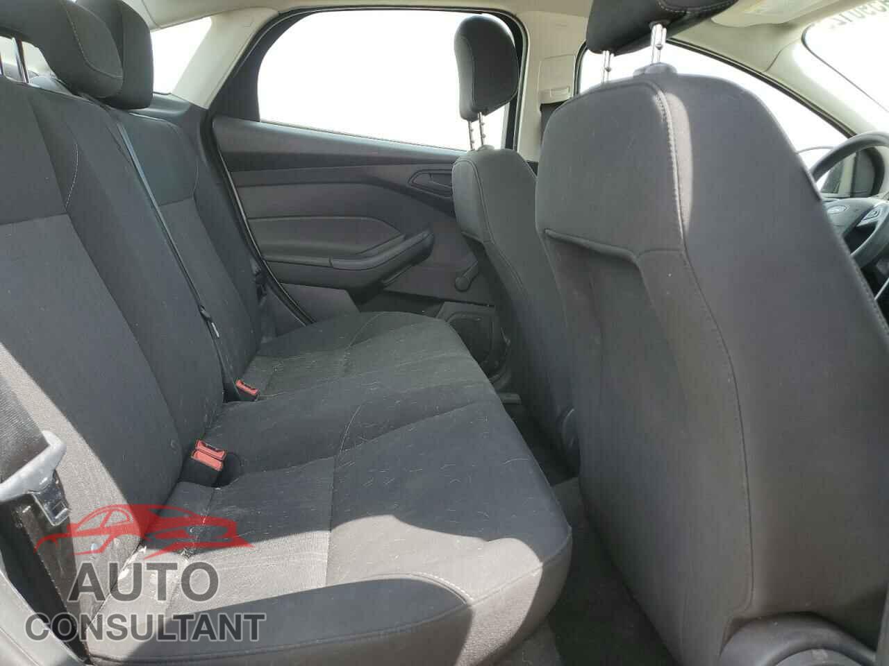 FORD FOCUS 2016 - 1FADP3E25GL245383