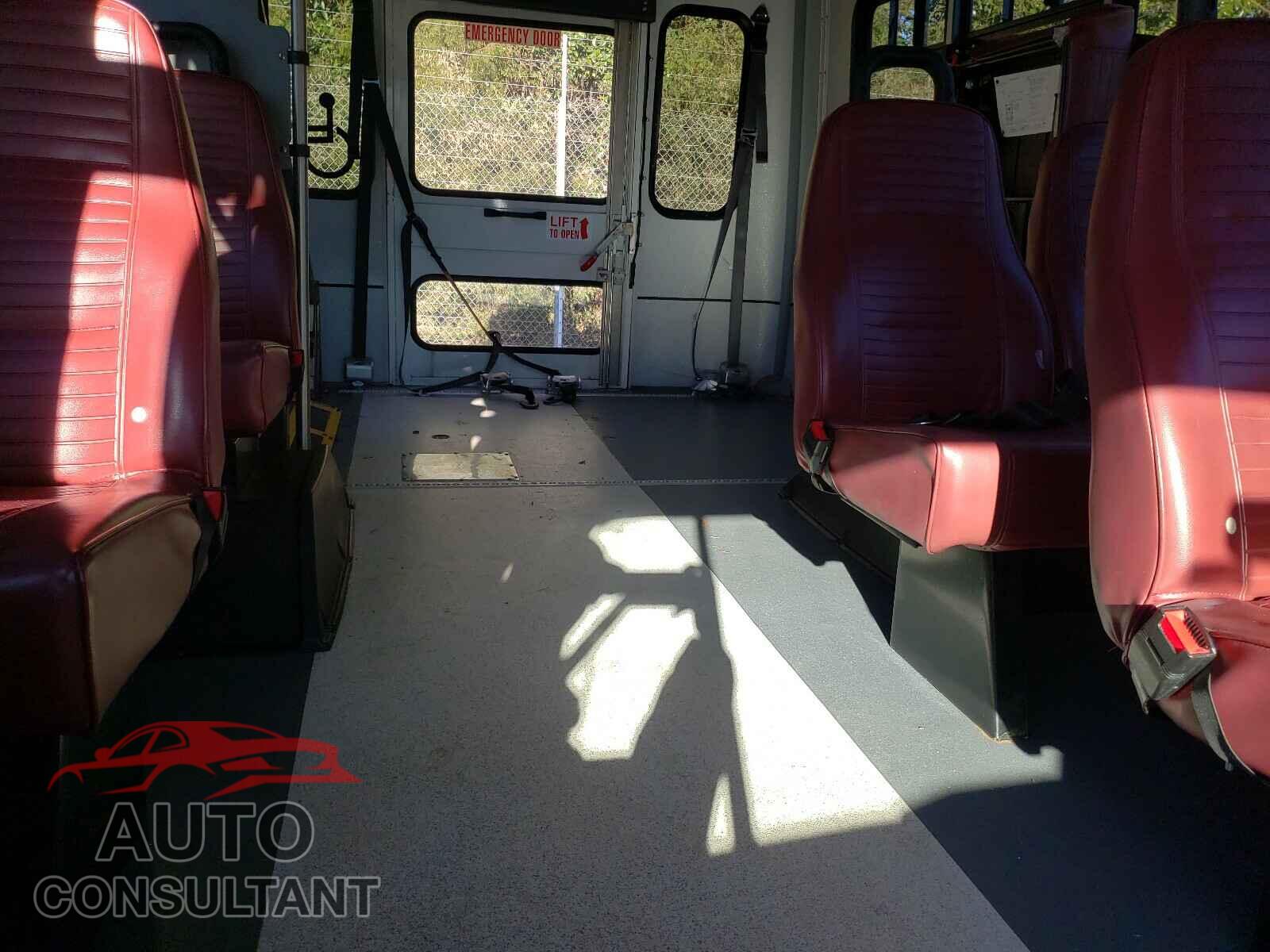 FORD ECONOLINE 2017 - 1FDEE3FSXHDC37712