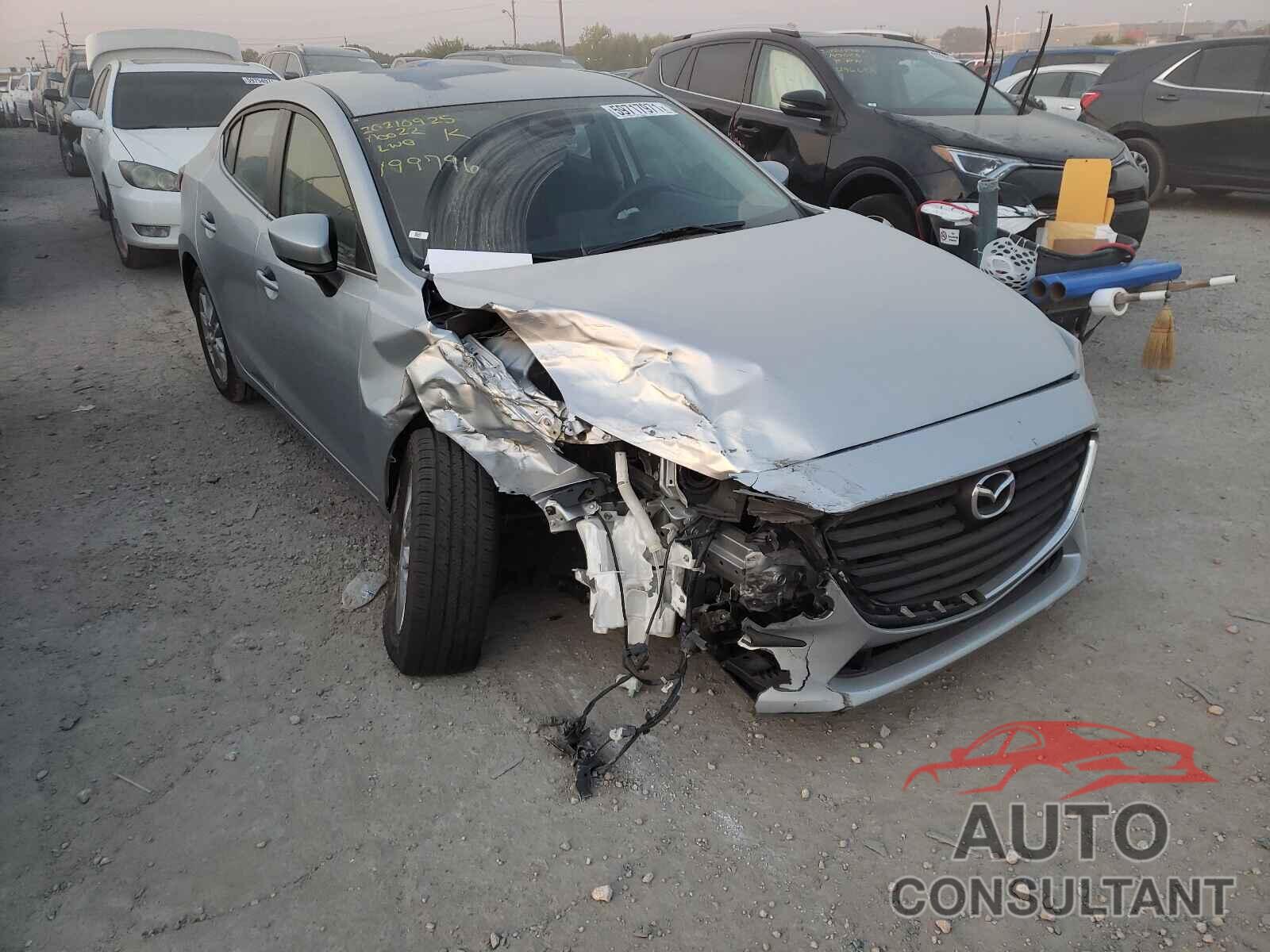 MAZDA 3 2018 - 3MZBN1U72JM199796