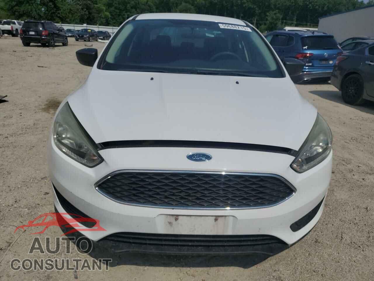 FORD FOCUS 2015 - 1FADP3E23FL333525