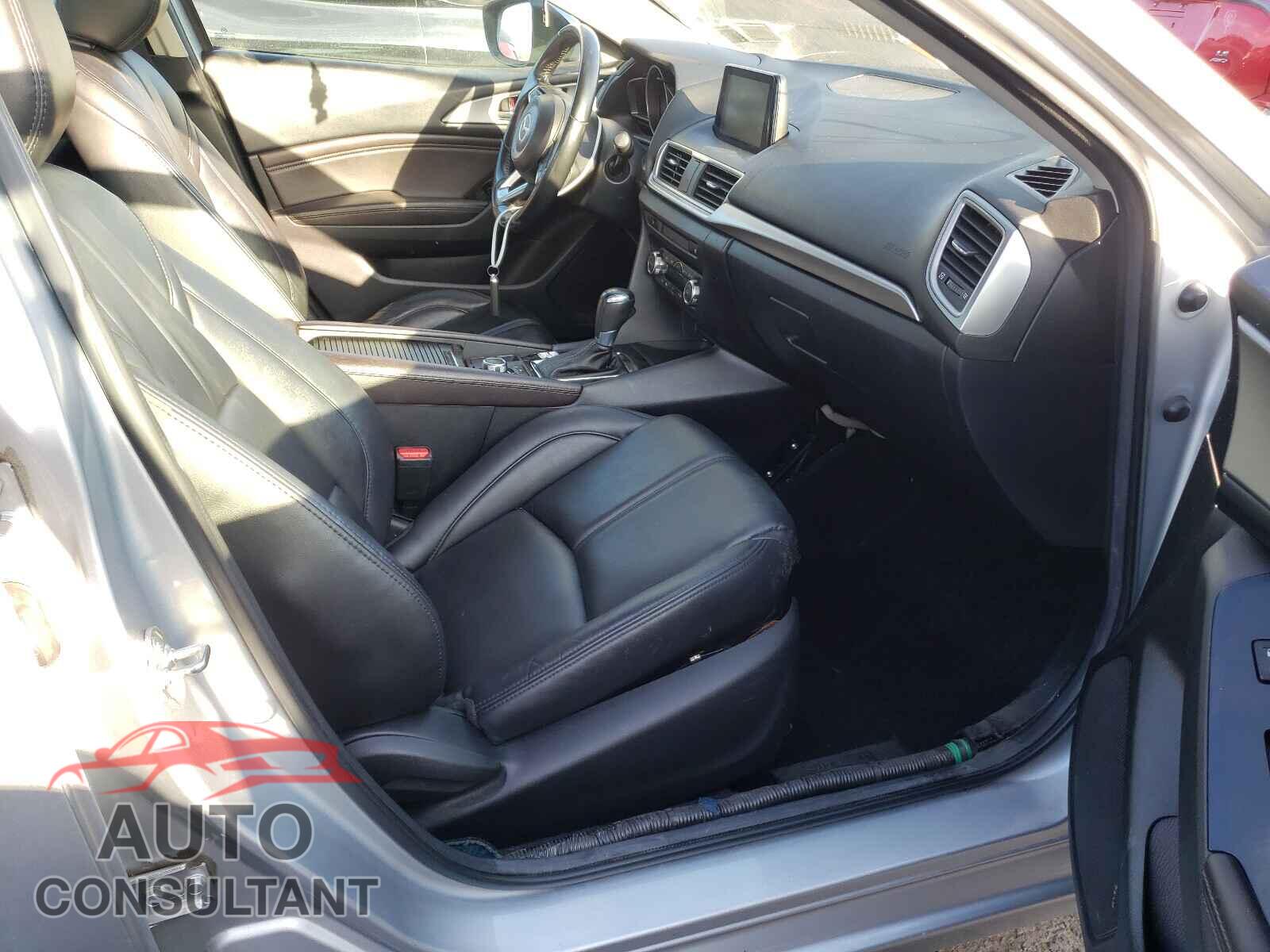 MAZDA 3 2017 - 3MZBN1V75HM126656