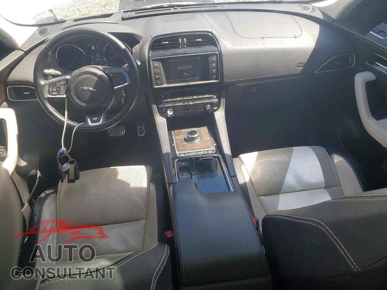 JAGUAR F-PACE 2018 - SADCL2FX5JA290904