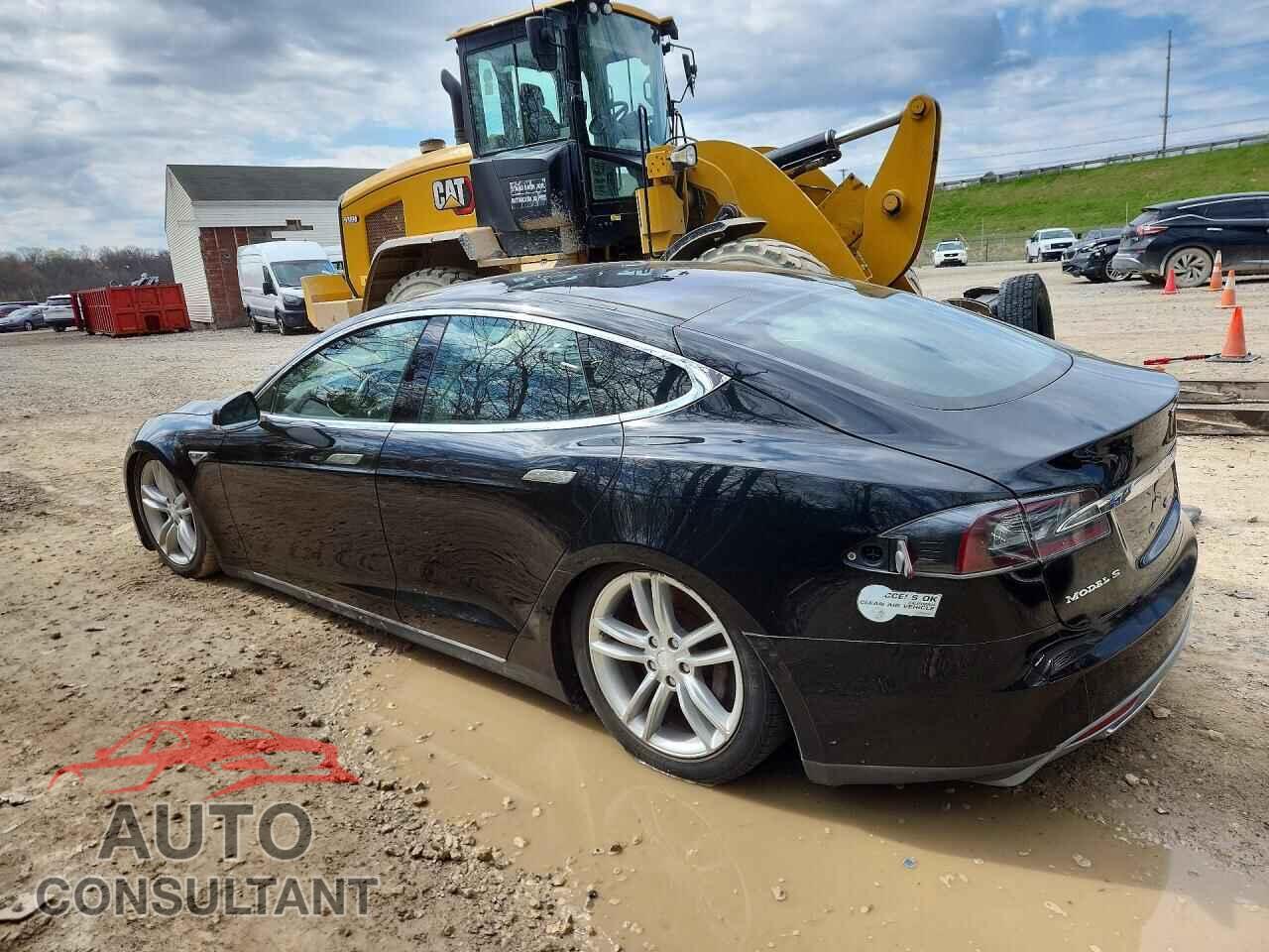 TESLA MODEL S 2013 - 5YJSA1DN0DFP07172