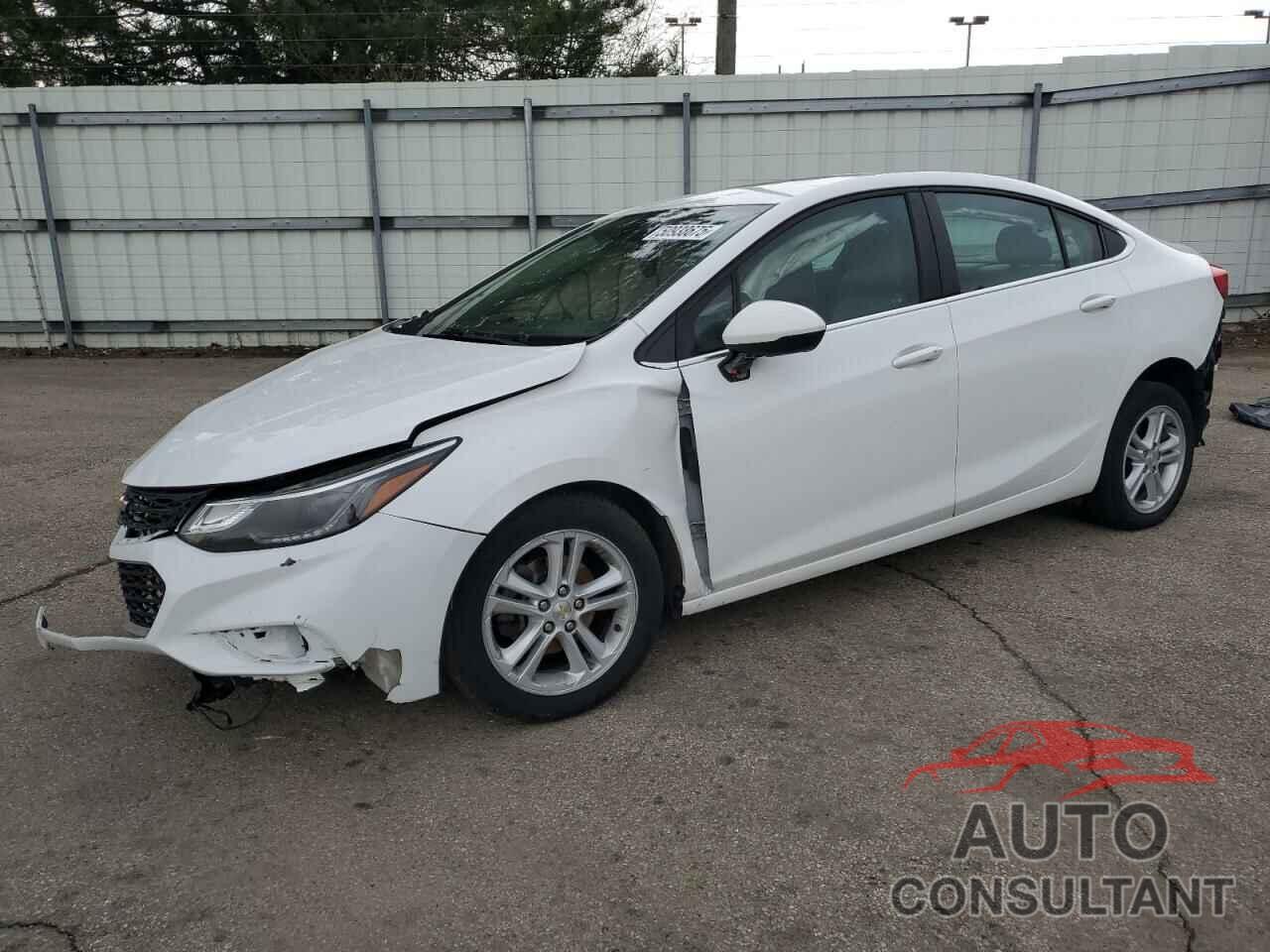 CHEVROLET CRUZE 2018 - 1G1BE5SM1J7201527