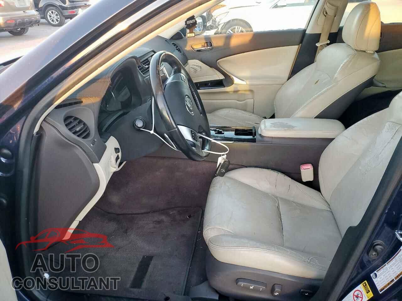 LEXUS IS 2011 - JTHBF5C28B5129870