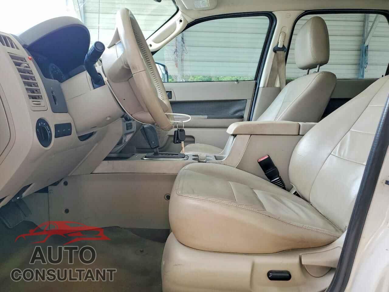 FORD ESCAPE 2011 - 1FMCU0DG2BKA52855
