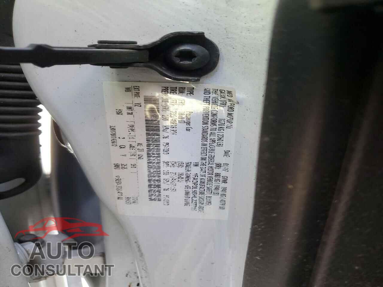 FORD FOCUS 2017 - 1FADP3L90HL227715